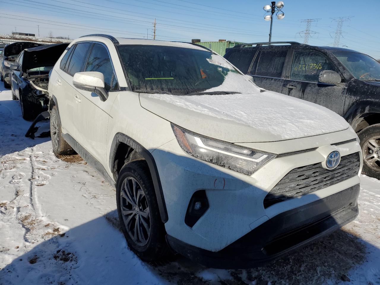 2022 TOYOTA RAV4 XLE PREMIUM VIN:JTMB6RFV5NJ023967