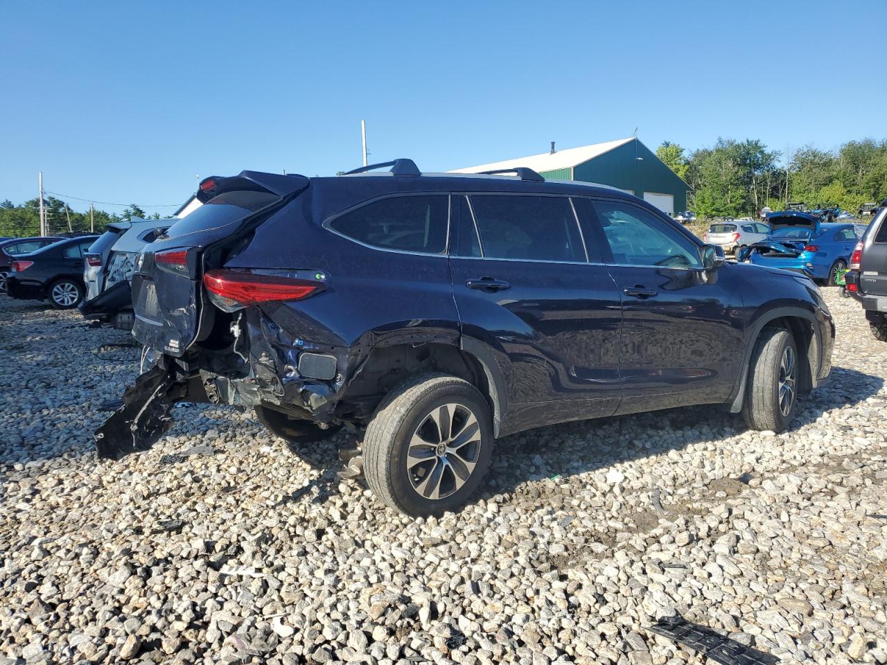 2022 TOYOTA HIGHLANDER XLE VIN:5TDHZRBH6NS222627