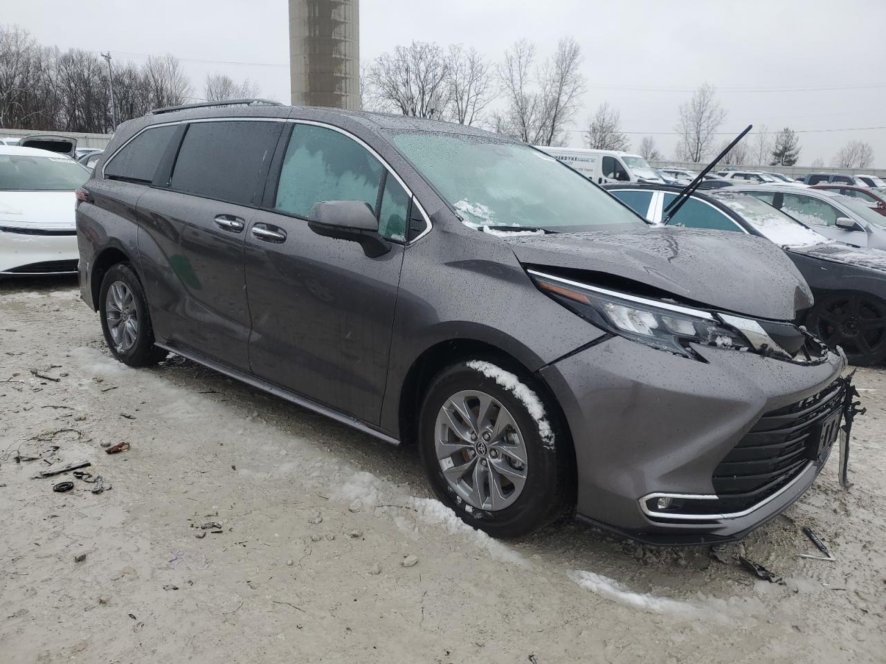 2024 TOYOTA SIENNA XLE VIN:5TDYSKFC8RS150152