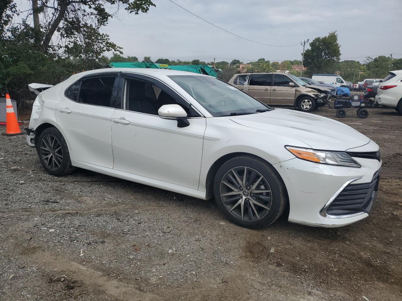 2022 TOYOTA CAMRY XLE VIN:4T1F11AK3NU022017
