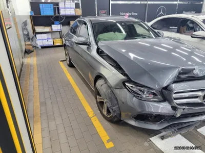 2016 Mercedes-Benz E 220 VIN: