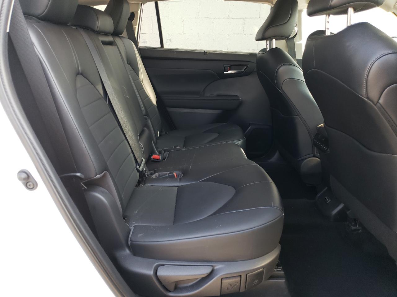 2022 TOYOTA HIGHLANDER XLE VIN:5TDGZRBH1NS163062