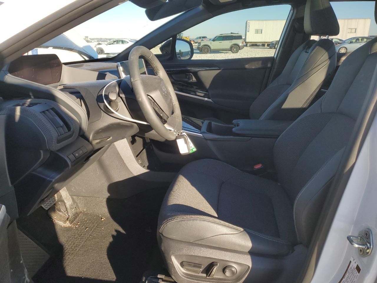 2024 TOYOTA BZ4X XLE VIN:3TMCZ5ANXMM425948