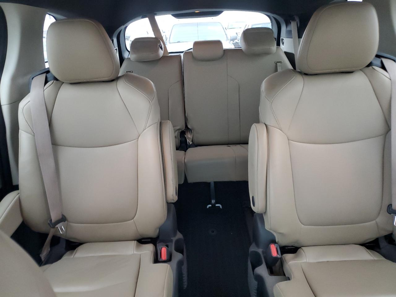 2022 TOYOTA SIENNA XLE VIN:5TDJRKEC2NS133436