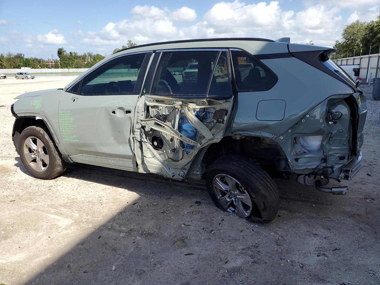 2023 TOYOTA RAV4 XLE VIN:2T3W1RFV5PW253318