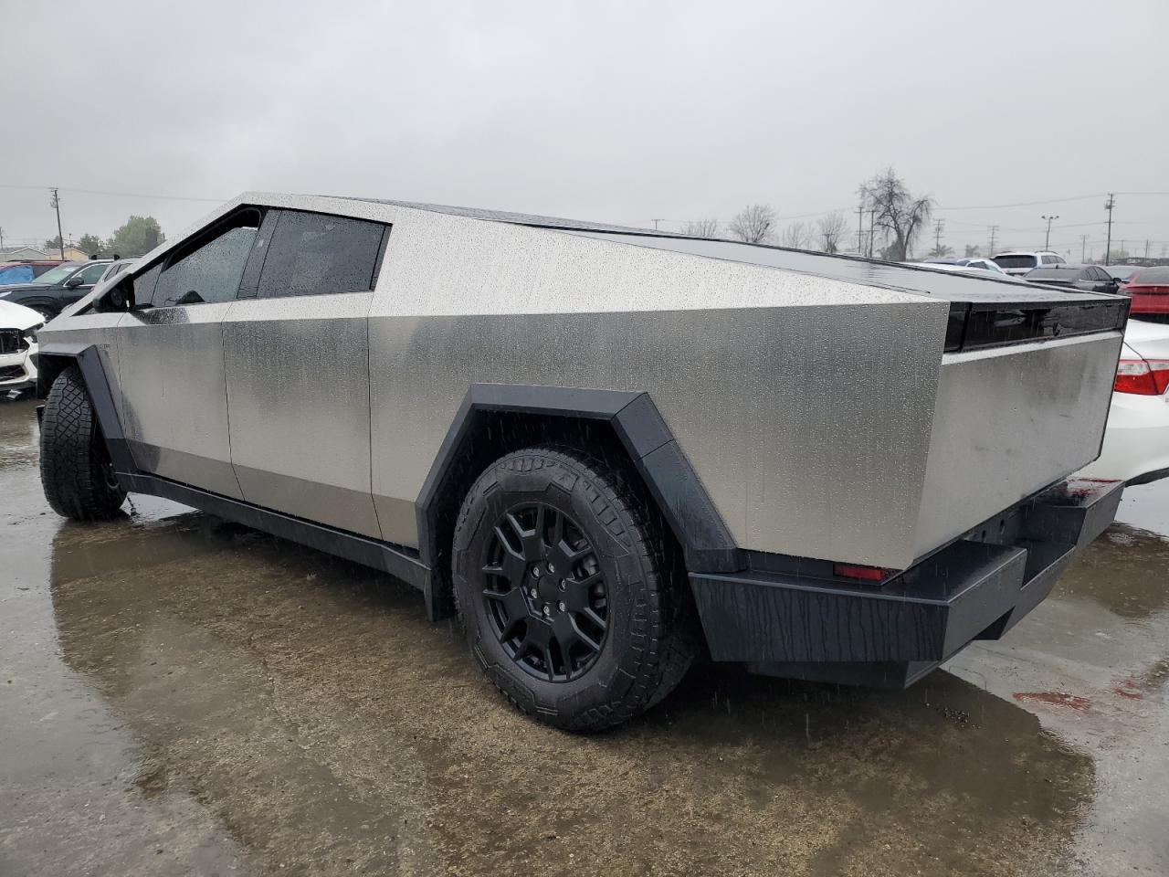 2024 TESLA CYBERTRUCK  VIN:7G2CEHED6RA010128