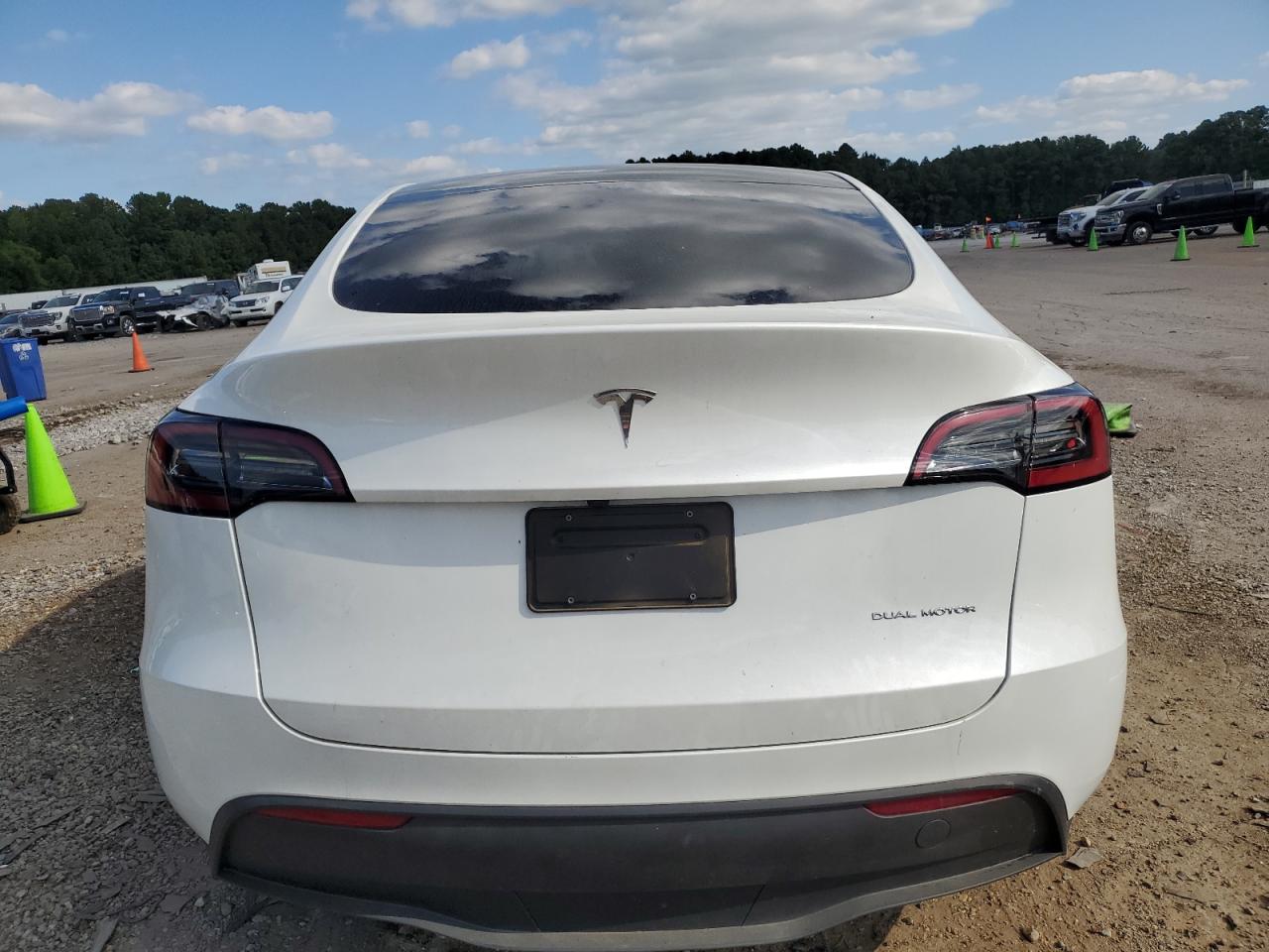 2023 TESLA MODEL Y  VIN:7SAYGDEE8PA188871