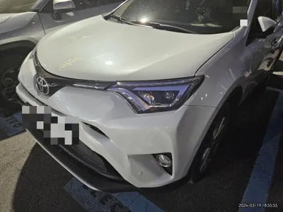 2017 Toyota RAV4 VIN: