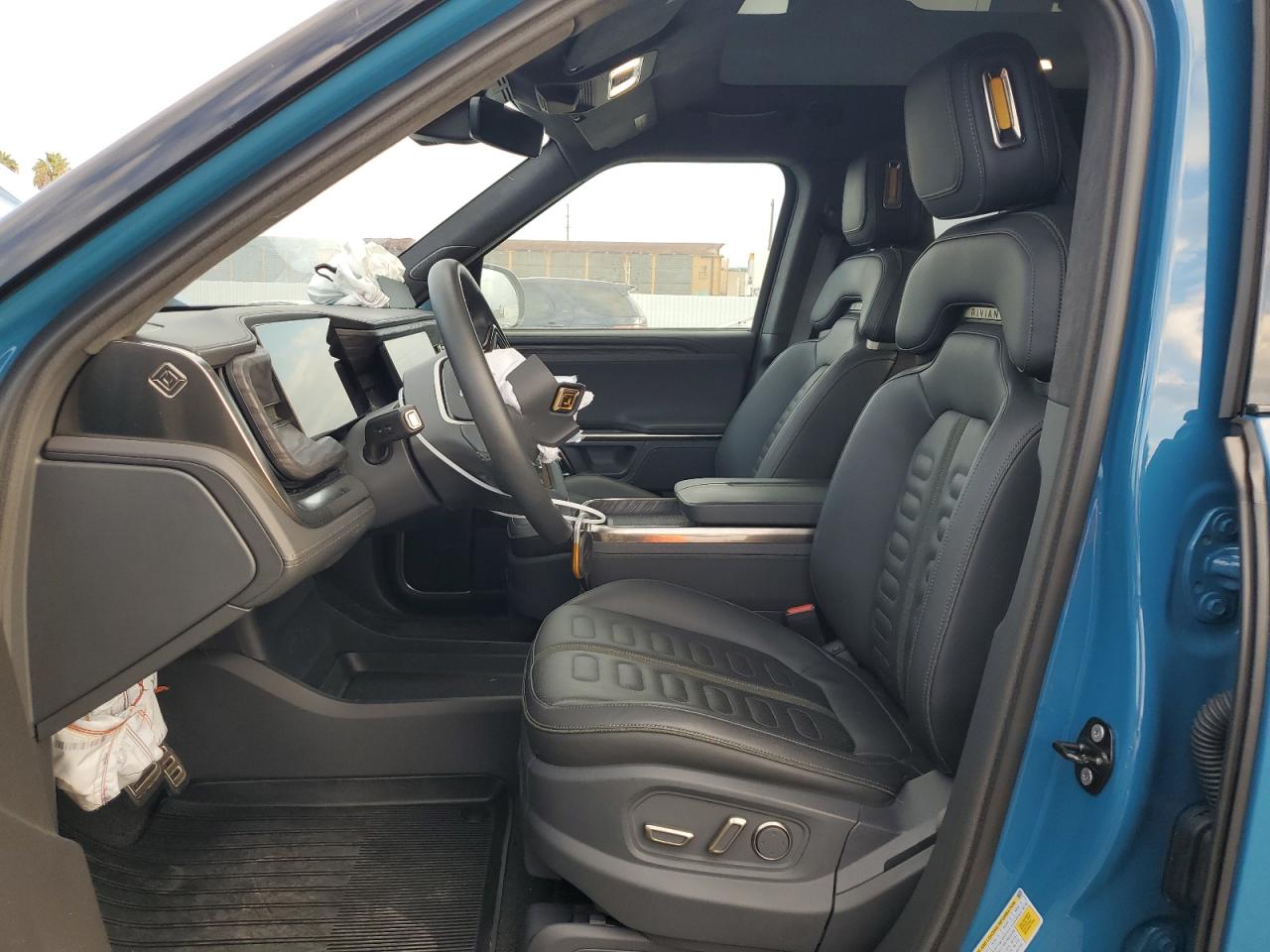 2022 RIVIAN R1T ADVENTURE VIN:7FCTGAAA0NN011056