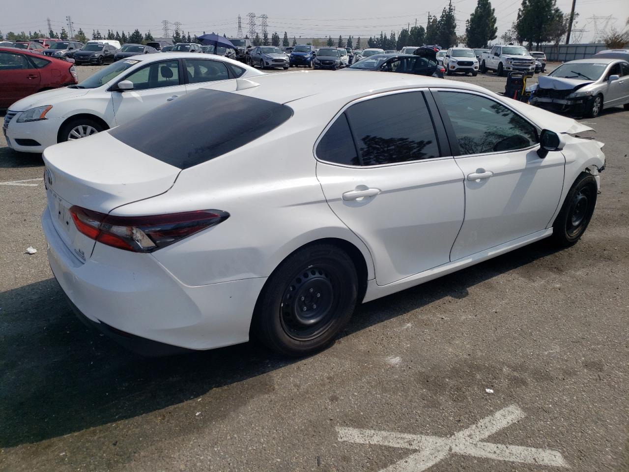 2022 TOYOTA CAMRY LE VIN:4T1C31AK2NU573018