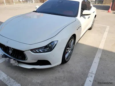 2016 Maserati Ghibli VIN: