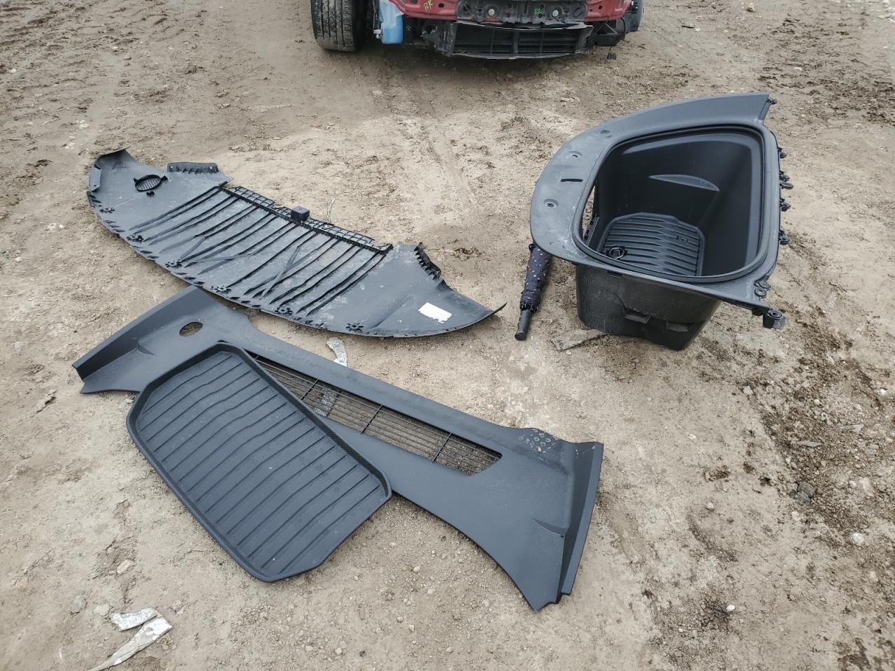 2024 TESLA MODEL Y  VIN:7SAYGDEE8RF082636