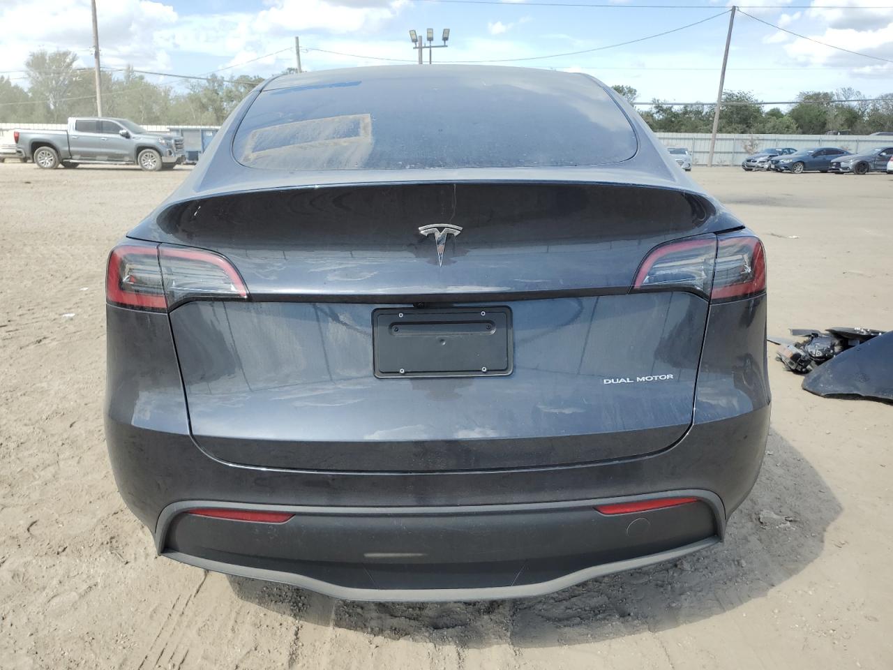 2024 TESLA MODEL Y  VIN:7SAYGDEE1RA322283
