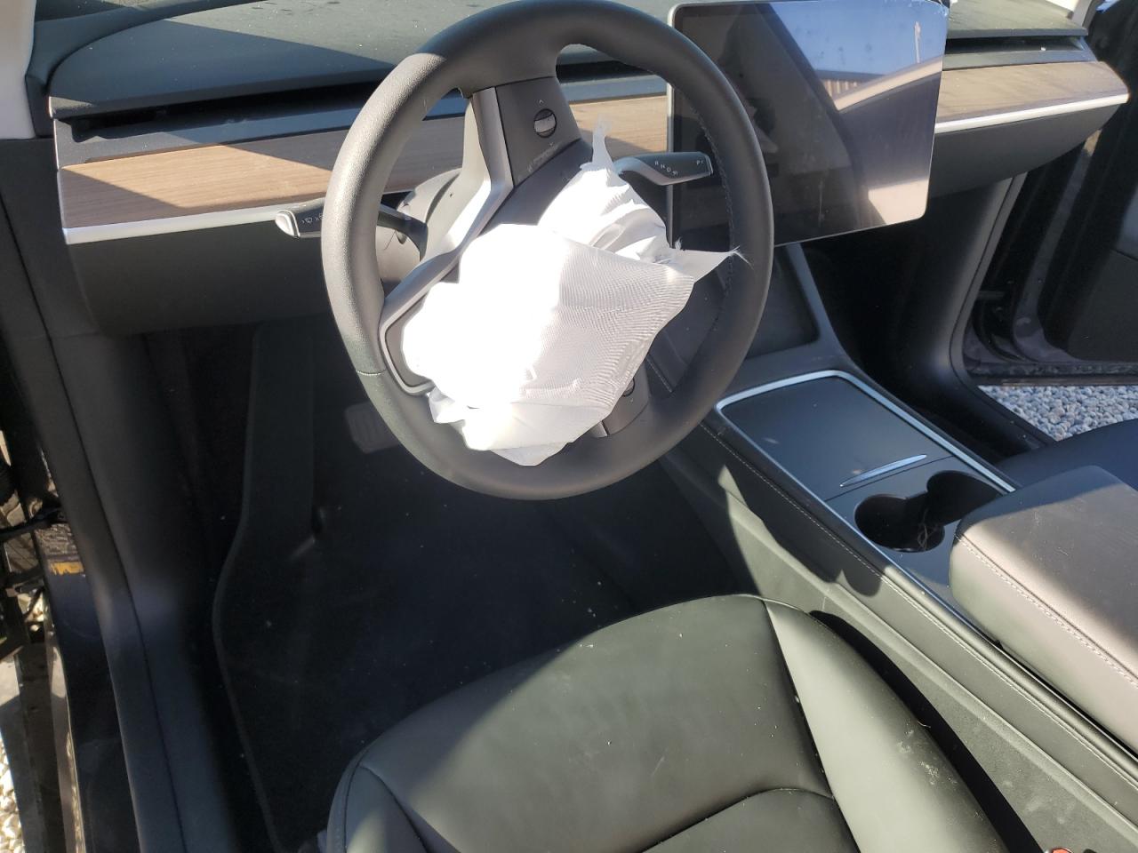 2024 TESLA MODEL Y  VIN:7SAYGDEE5RA322853