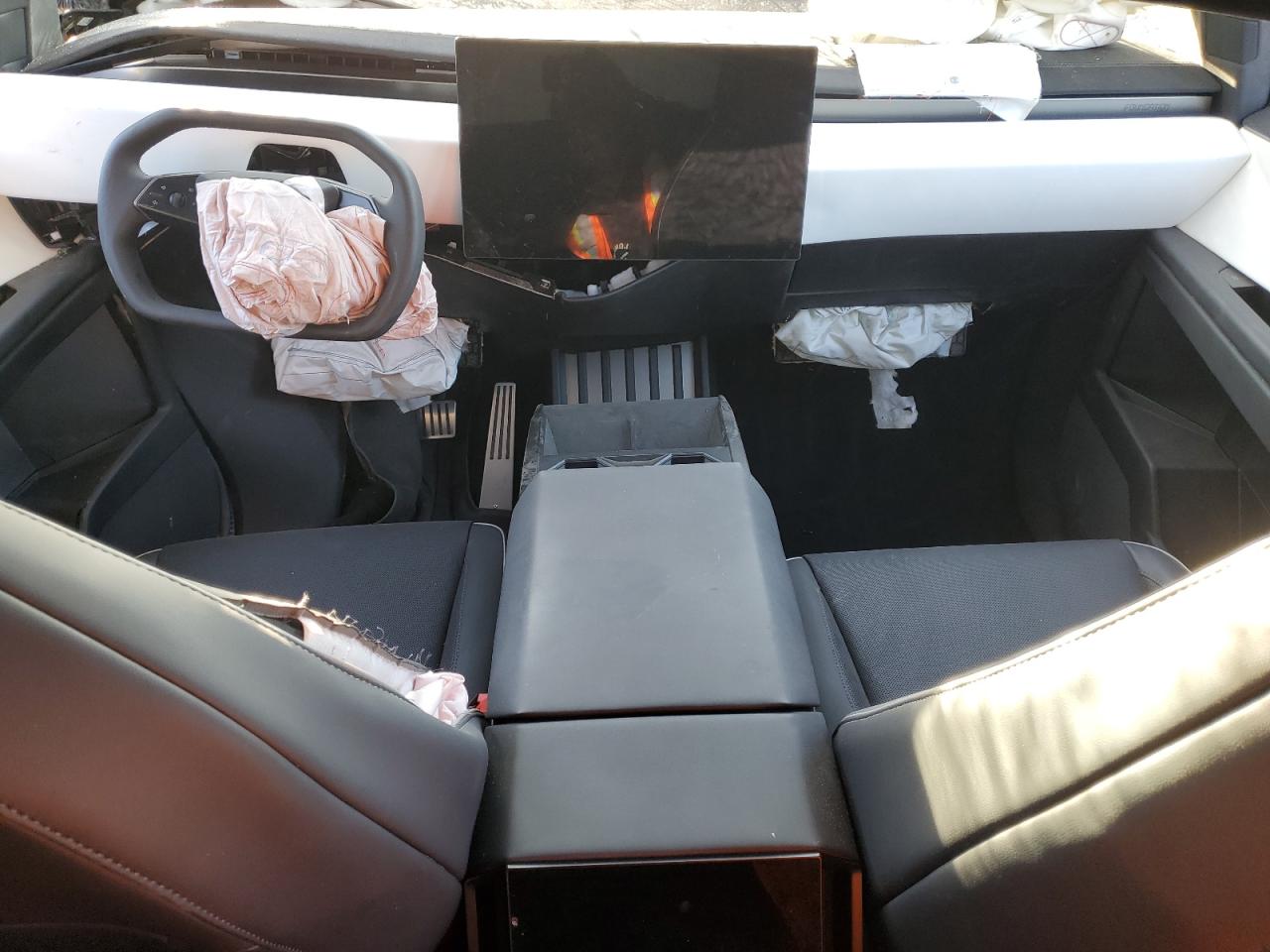 2024 TESLA CYBERTRUCK  VIN:7G2CEHEE3RA017028