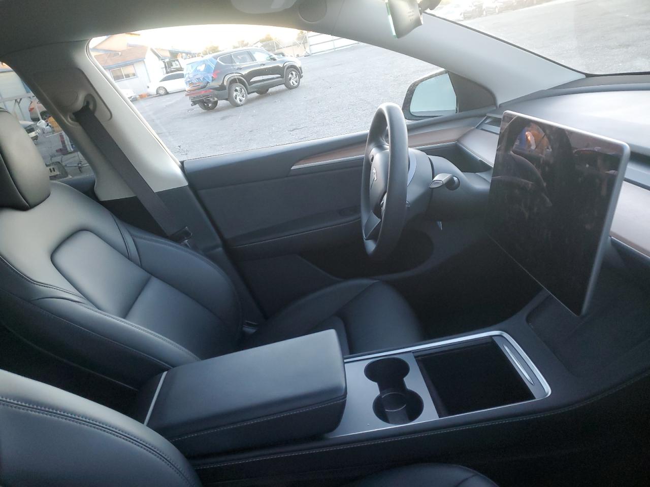2023 TESLA MODEL Y  VIN:7SAYGDEE8PA109344