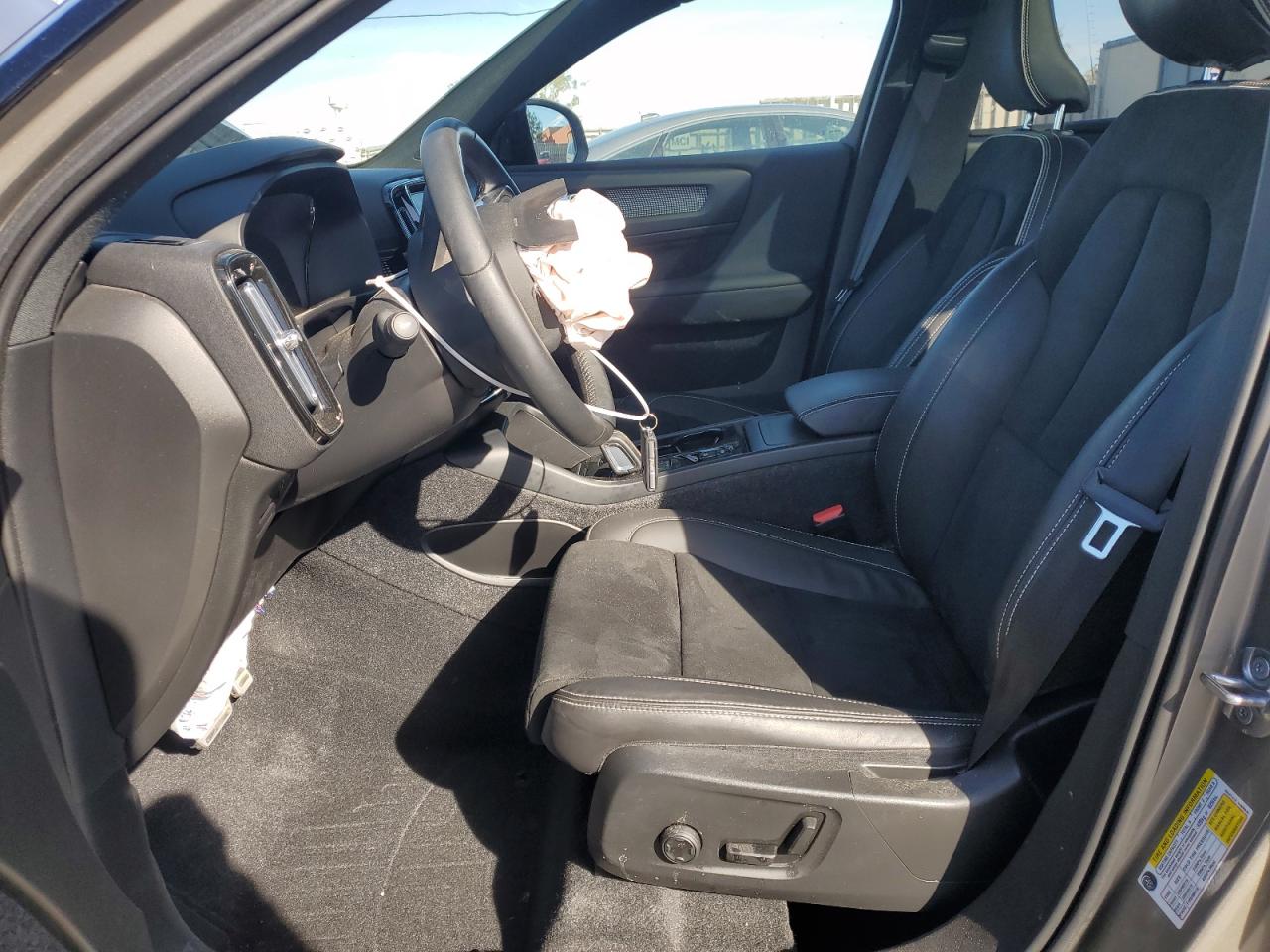 2022 VOLVO XC40 T5 R-DESIGN VIN:YV4162UM4N2741725