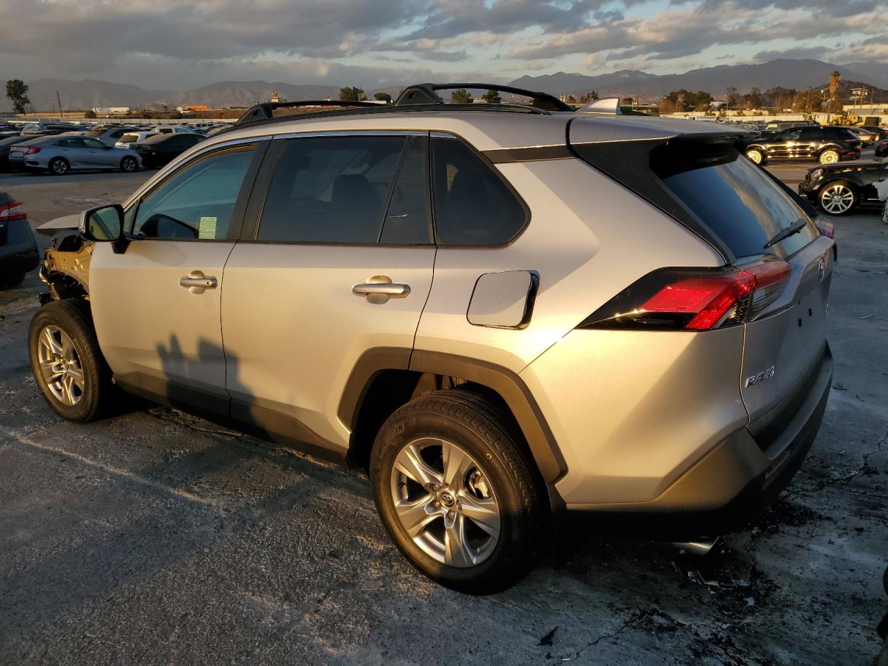 2024 TOYOTA RAV4 XLE VIN:2T3P1RFV2RW440295