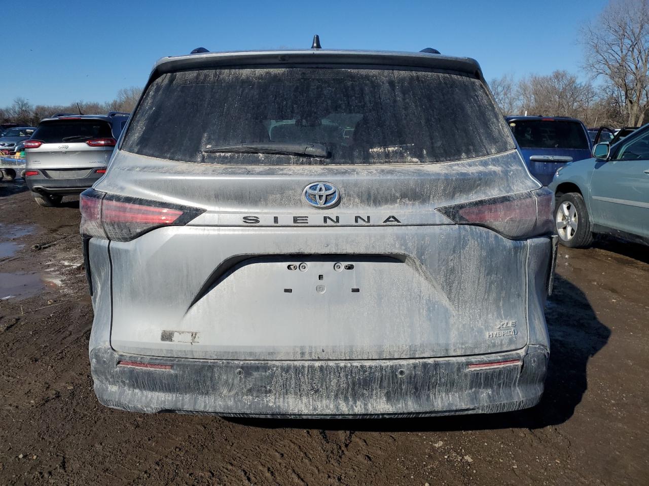 2022 TOYOTA SIENNA XLE VIN:5TDJRKEC8NS085358
