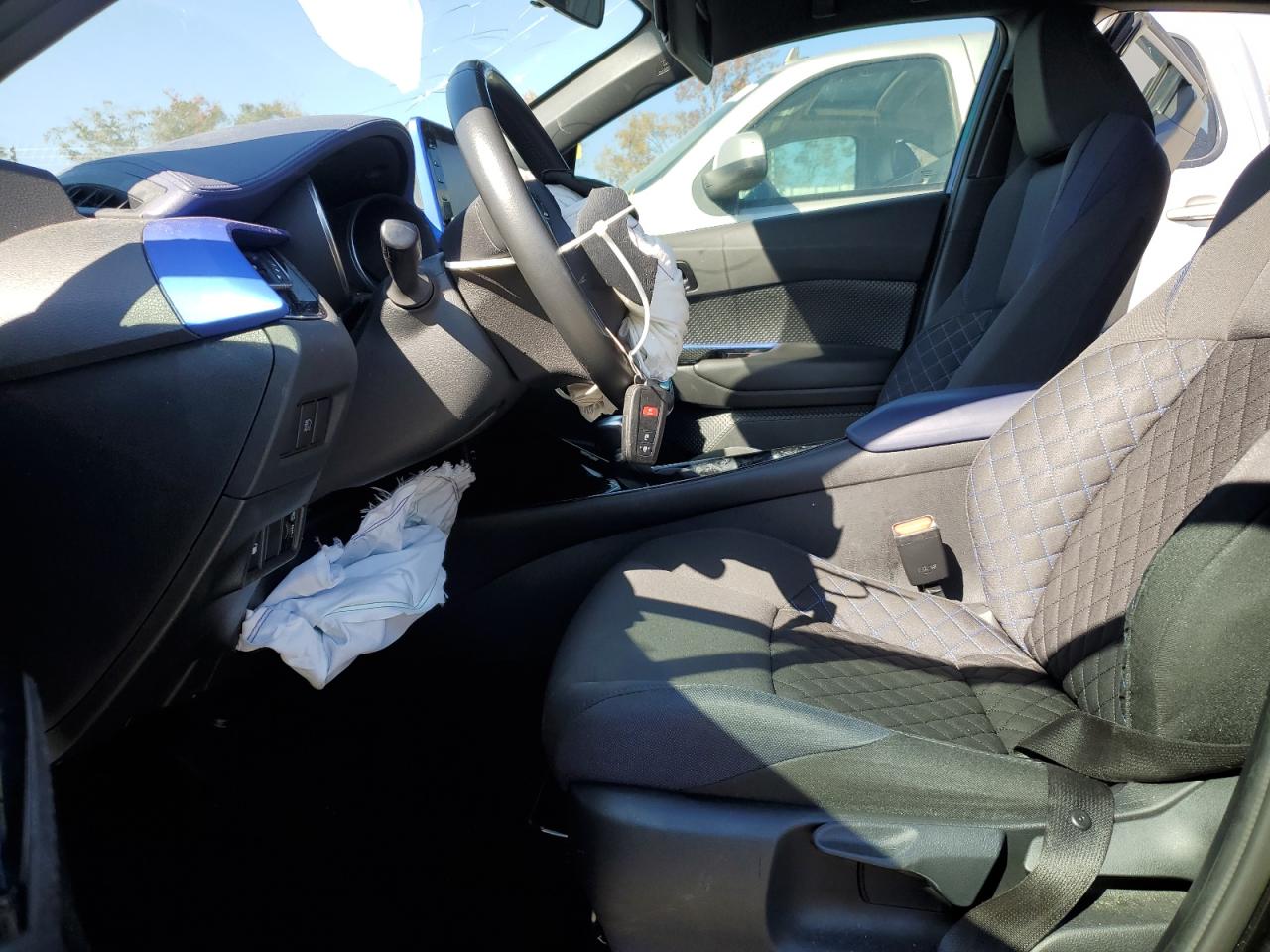 2022 TOYOTA C-HR XLE VIN:NMTKHMBX6NR142102