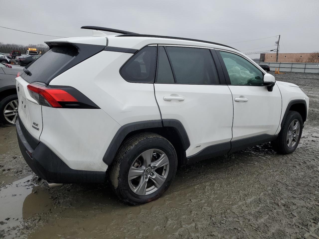 2024 TOYOTA RAV4 XLE VIN:2T3RWRFV2RW196495