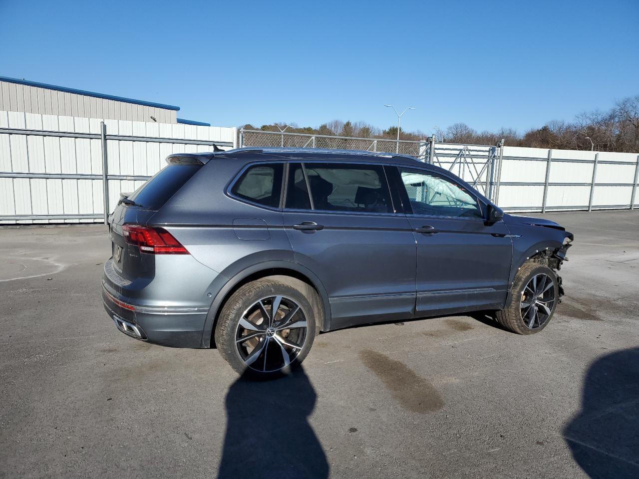 2022 VOLKSWAGEN TIGUAN SEL R-LINE VIN:3VV4B7AX6NM052027