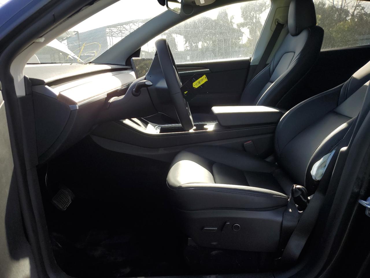 2024 TESLA MODEL Y  VIN:7SAYGDED7RF196053