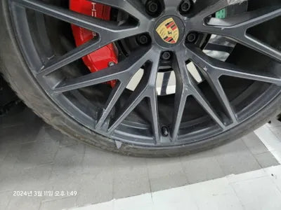 2023 Porsche Macan VIN: