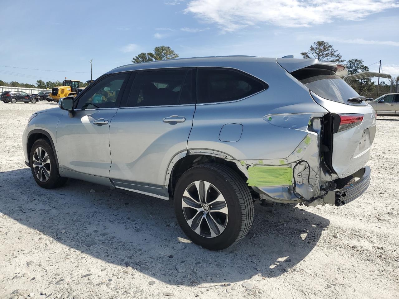 2022 TOYOTA HIGHLANDER XLE VIN:5TDGZRAH5NS141177