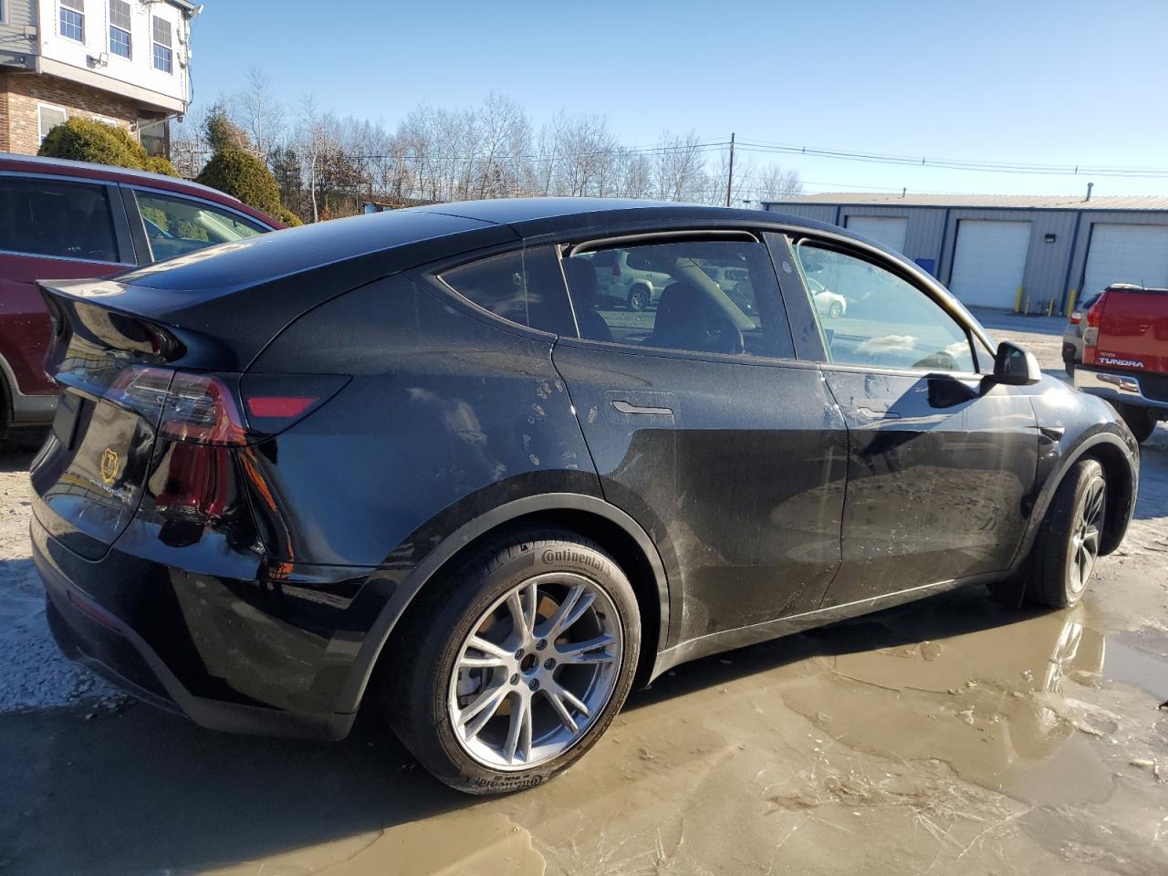 2024 TESLA MODEL Y  VIN:7SAYGAEE2RF981250