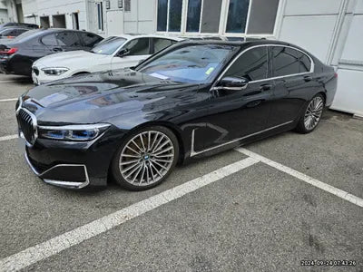2022 BMW 740 VIN: