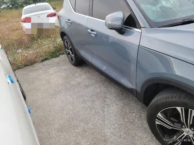 2019 Volvo XC40 VIN: