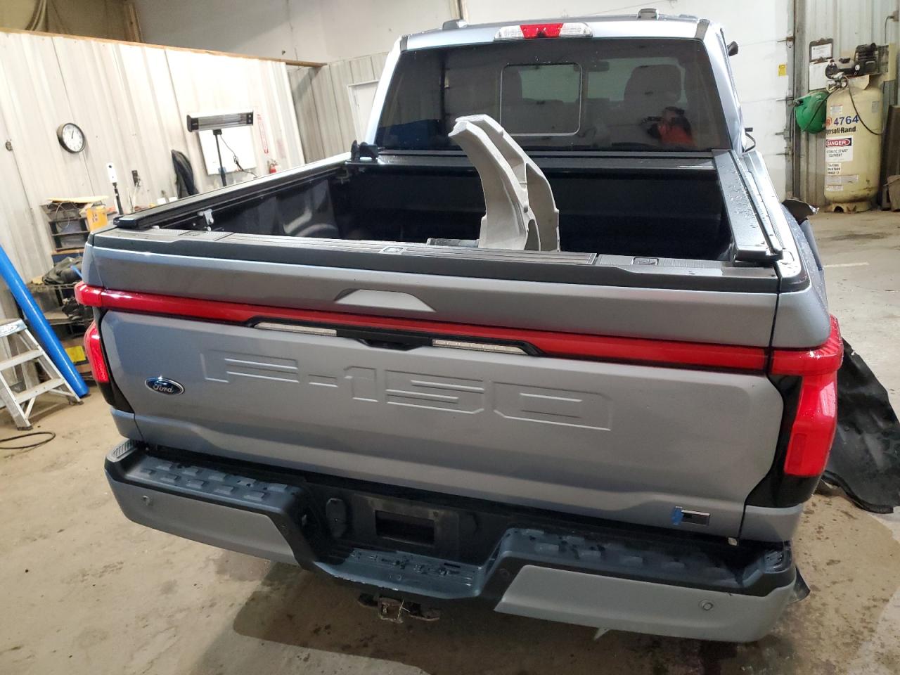 2022 FORD F150 LIGHTNING PRO VIN:1FTVW1EV8NWG03569