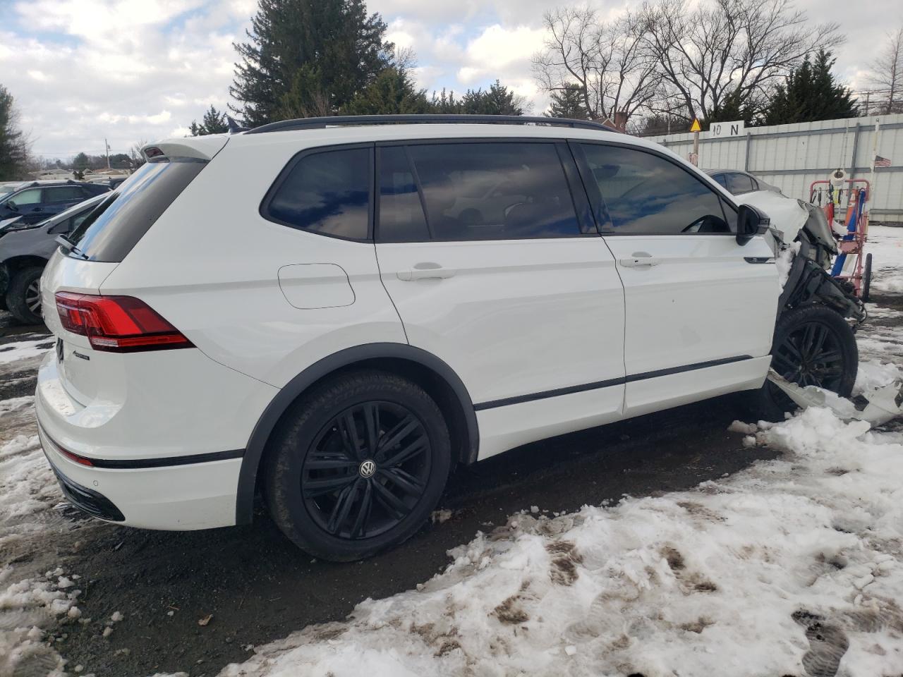 2022 VOLKSWAGEN TIGUAN SE R-LINE BLACK VIN:3VV8B7AX7NM025503