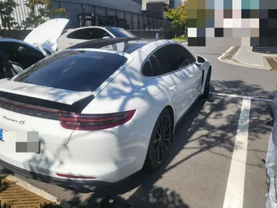 2018 Porsche Panamera VIN: