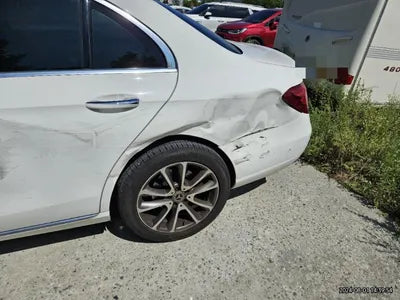 2018 Mercedes-Benz E 300 VIN: