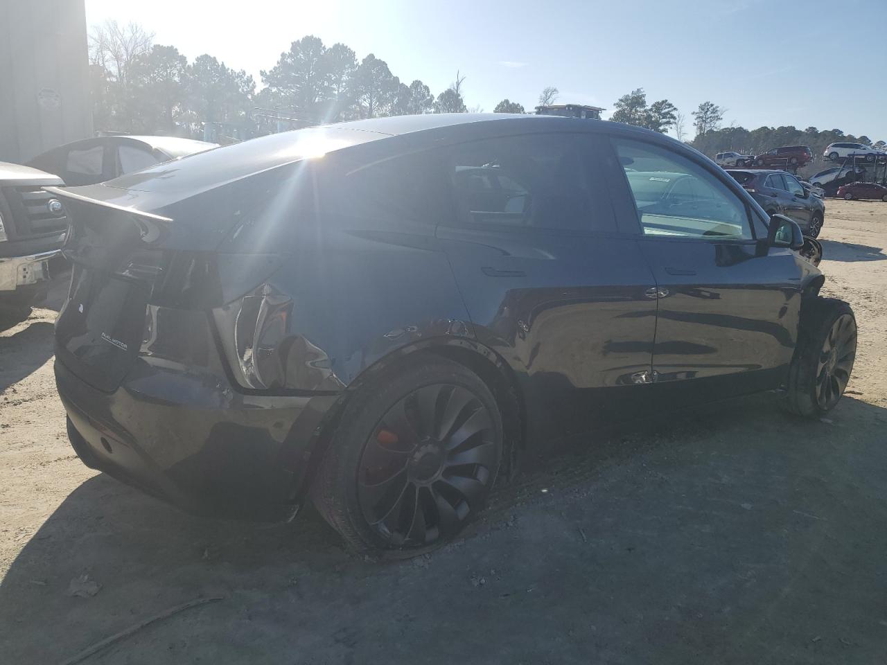 2024 TESLA MODEL Y  VIN:7SAYGDEF2RA329252