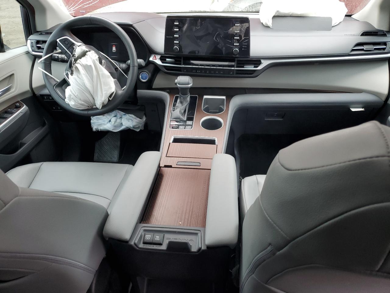 2022 TOYOTA SIENNA XLE VIN:5TDYRKEC8NS130037
