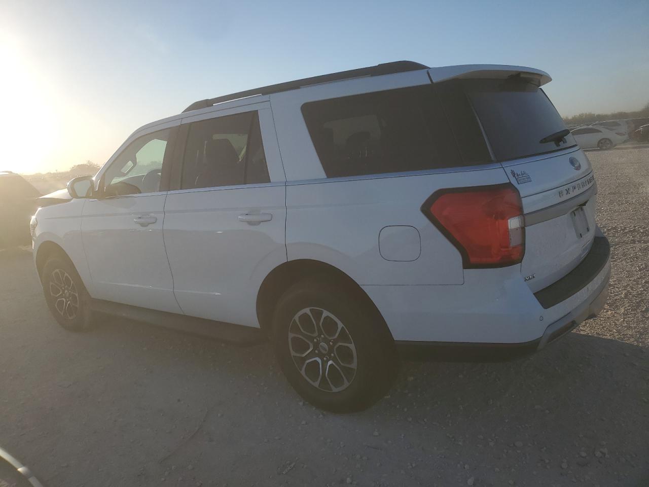 2024 FORD EXPEDITION XLT VIN:1FMJU1H8XREA23175