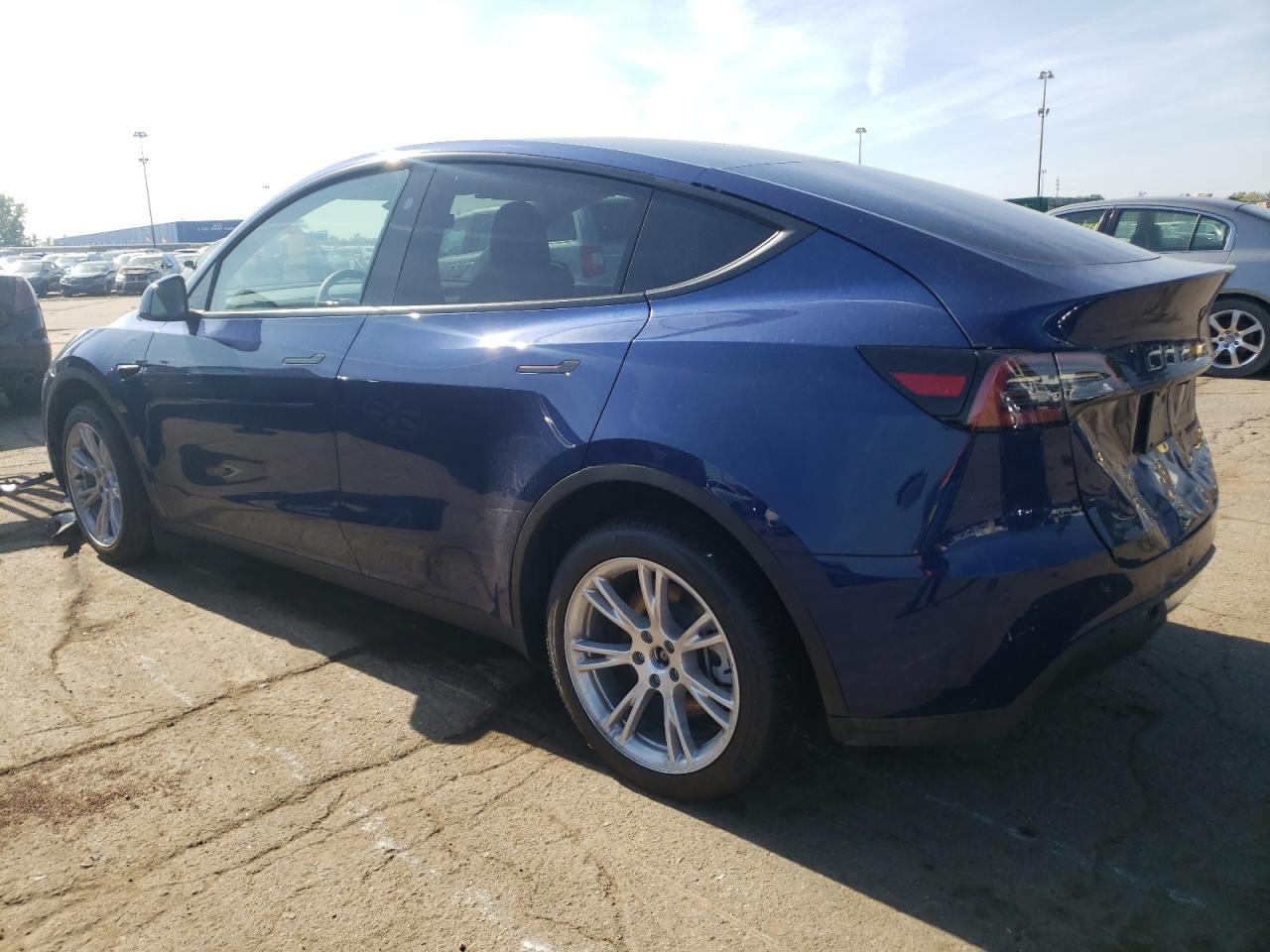 2024 TESLA MODEL Y  VIN:7SAYGDEE4RA251502