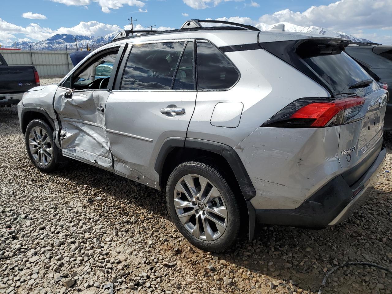 2022 TOYOTA RAV4 LIMITED VIN:2T3N1RFV7NW257430