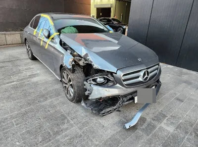 2018 Mercedes-Benz E 300 VIN: