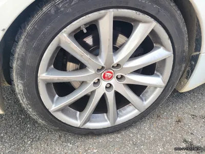 2016 Jaguar XJ SAJAA229XGNV99979 VIN:SAJAA229XGNV99979