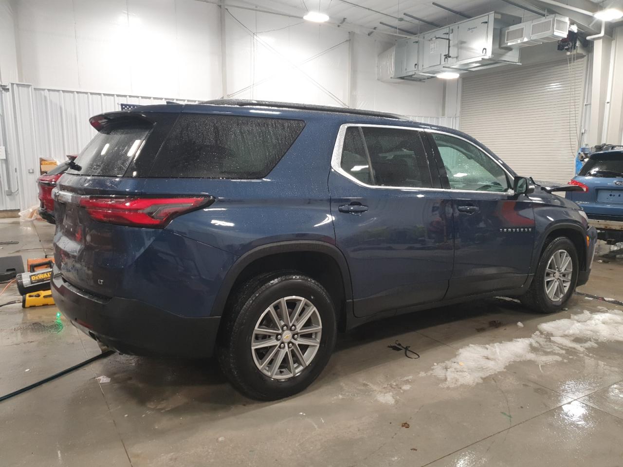 2022 CHEVROLET TRAVERSE LT VIN:1GNEVGKW1NJ195357