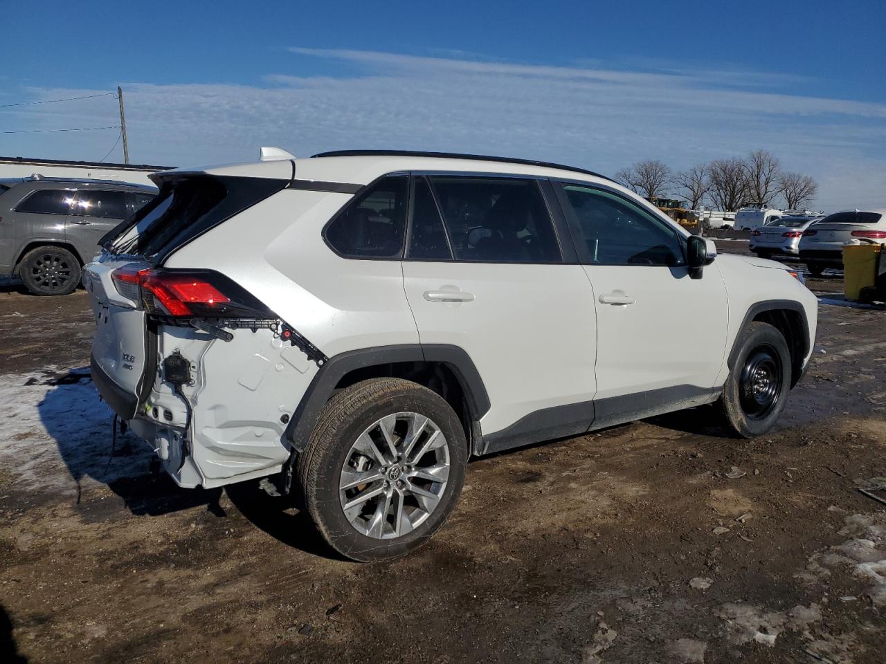 2024 TOYOTA RAV4 XLE PREMIUM VIN:2T3A1RFV8RW465899