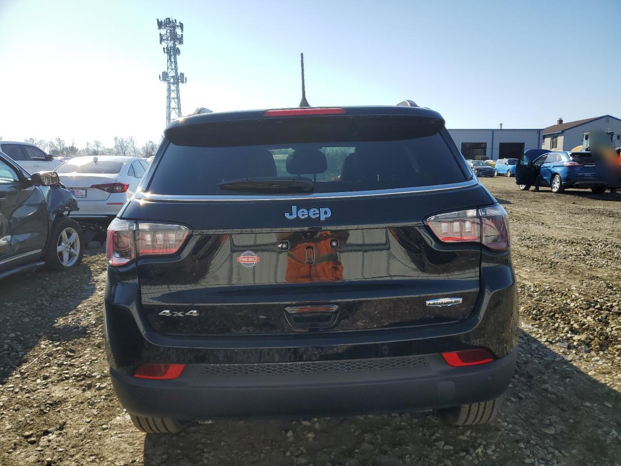 2024 JEEP COMPASS LATITUDE LUX VIN:3C4NJDFN1RT104509