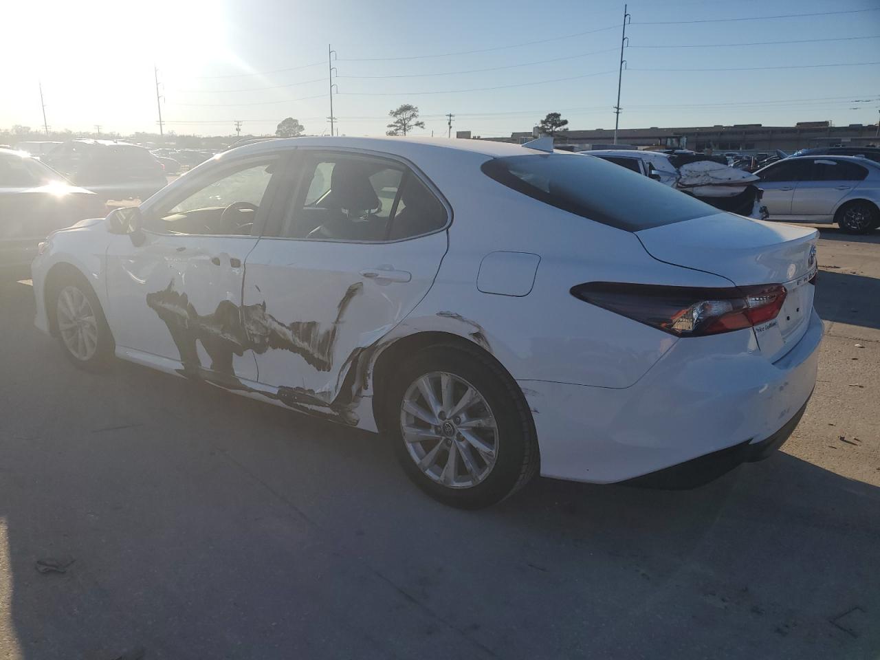 2022 TOYOTA CAMRY LE VIN:4T1C11AKXNU670778
