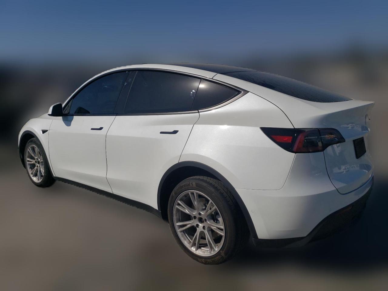 2022 TESLA MODEL Y  VIN:7SAYGDEE4NF392020