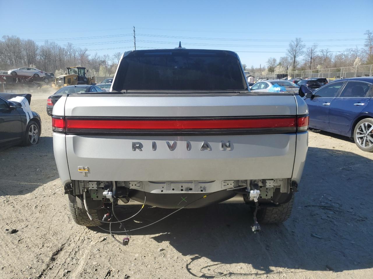 2022 RIVIAN R1T ADVENTURE VIN:7FCTGAAA8NN011175