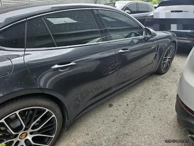 2023 Porsche Panamera VIN: